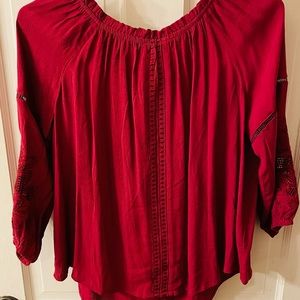 Francesscas Off the Shoulder Top. NWT